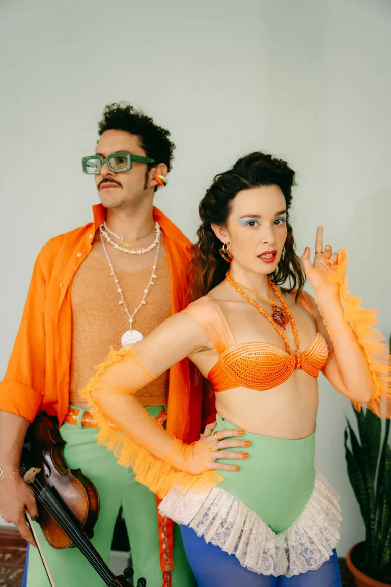 Monsieur Perine: Instrucciones Para Ser Feliz Tour